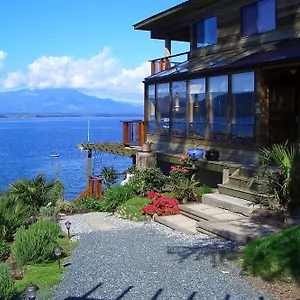 Beachfront At Vesuvius Guest house